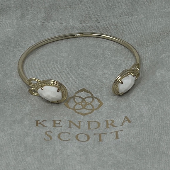 Kendra Scott Jewelry - 🎉🎉HP🎉🎉Kendra Scott Gold Cuff Bracelet